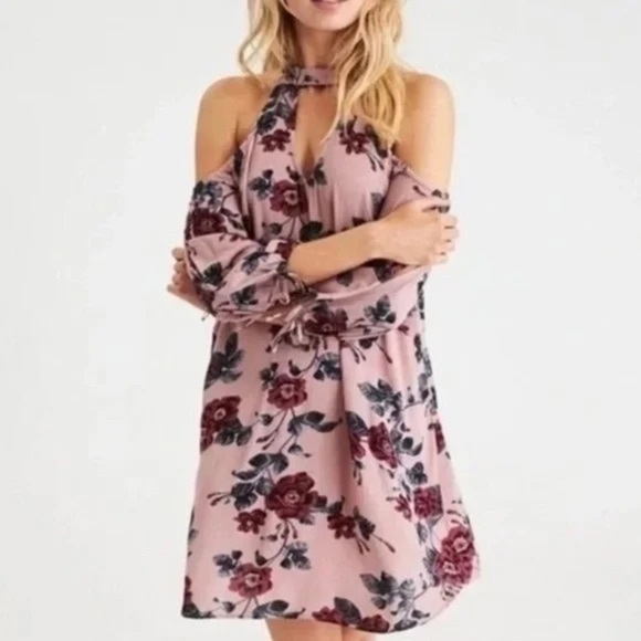 Dusty Pink Boho Dress Sz Medium Floral Cold Shoulder Keyhole Halter Neck Crinkle - Picture 1 of 10